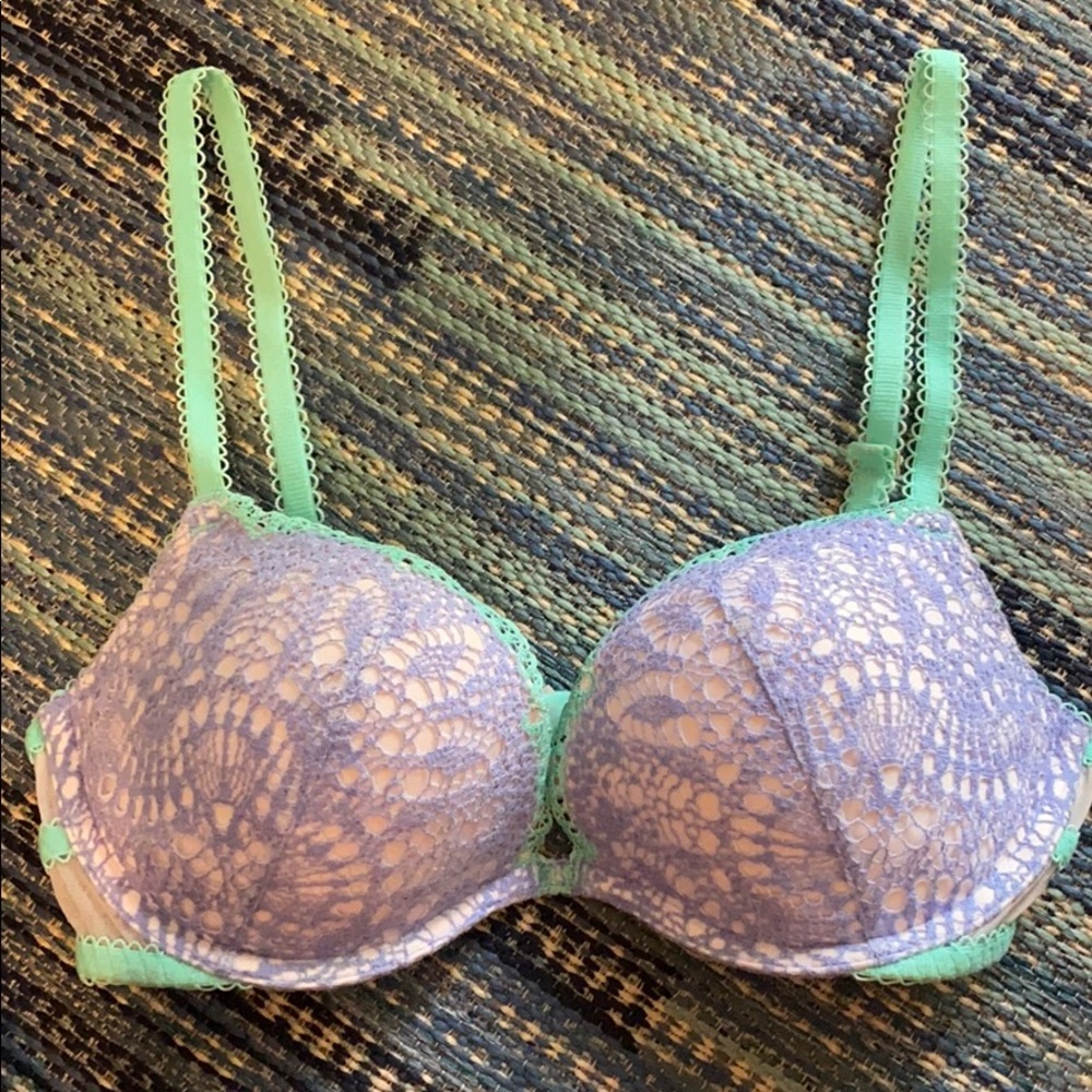 VS 32C Padded Demi Lace Bra